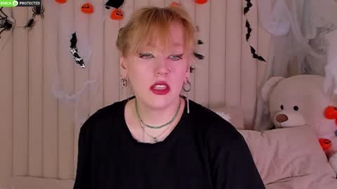 Snapshot of rachelcart chatting on 10.17.25 RachelCart online show from 10.17.25