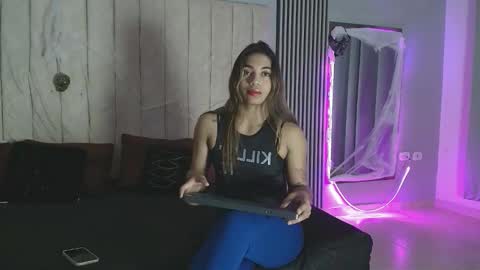 Snapshot of rachell_owen chatting on 10.09.25 rachell_owen online show from 10.09.25