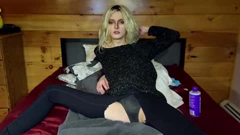 Snapshot of rachelxprice chatting on 12.07.24 Rachel Price online show from 12.07.24