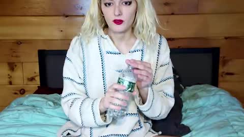 Snapshot of rachelxprice chatting on 01.16.25 Rachel Price online show from 01.16.25