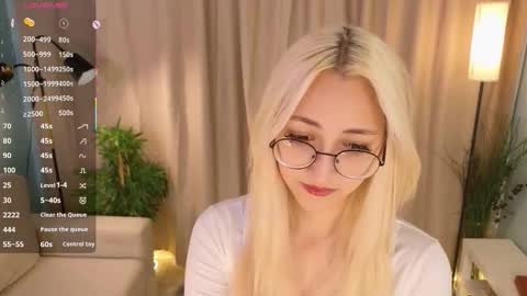Karina online show from 10.05.25