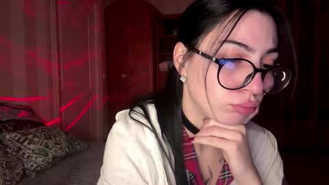 Snapshot of radiant_luna chatting on 12.13.25 Luna online show from 12.13.25