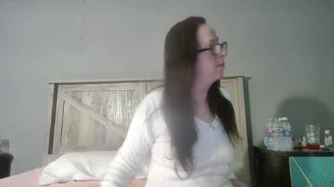 Snapshot of radiantpeachgoddess chatting on 02.16.25 Radiant Peach Goddess online show from 02.16.25