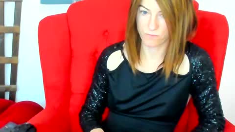 Snapshot of raemonnay chatting on 02.24.25 raemonnay online show from 02.24.25