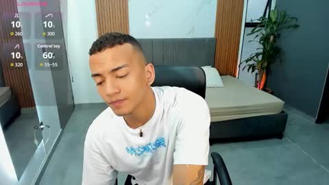 Snapshot of rafa_cruz chatting on 09.17.25 rafa_cruz online show from 09.17.25