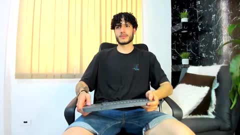 R A F A E L online show from 11.07.25