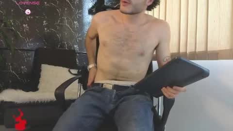 Snapshot of rafael_mendez chatting on 05.19.26 R A F A E L online show from 05.19.26