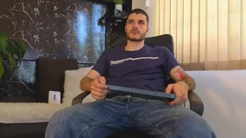 Snapshot of rafael_mendez chatting on 07.17.26 R A F A E L online show from 07.17.26