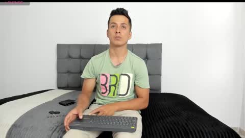 Snapshot of raiiaan_torricely chatting on 01.02.25 Rayan online show from 01.02.25