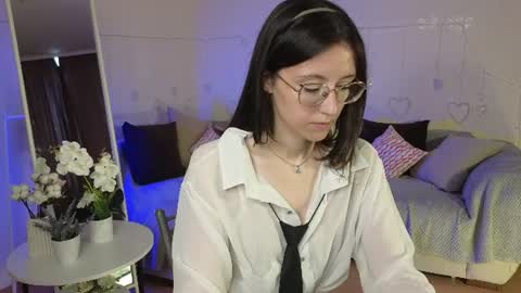 Snapshot of rainybella chatting on 06.24.26 rainybella online show from 06.24.26