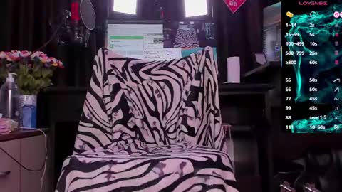 Snapshot of raissa_sky26 chatting on 07.20.26 Laura online show from 07.20.26