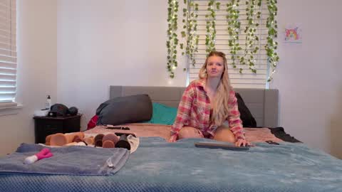 Snapshot of ramichick chatting on 12.02.24 Rami online show from 12.02.24