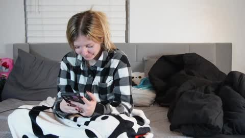 Snapshot of ramichick chatting on 01.30.25 Rami online show from 01.30.25