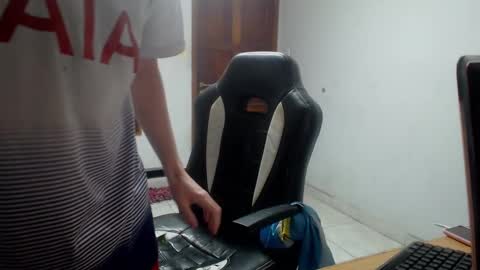 Snapshot of ramisexyloveyou chatting on 11.05.25 Ramiro online show from 11.05.25