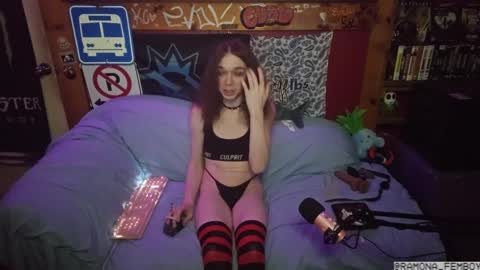 Snapshot of ramona_femboy chatting on 09.27.25 ramona_femboy online show from 09.27.25