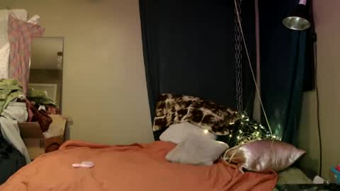 Snapshot of ramonaquinn chatting on 02.27.25 RAMONA Q online show from 02.27.25