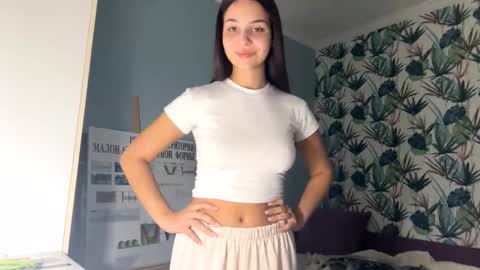 Snapshot of ranaeriveras chatting on 10.29.25 ShyBerry online show from 10.29.25