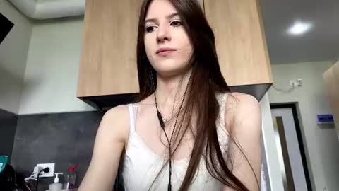 Snapshot of ranajulen chatting on 06.17.26 Anna online show from 06.17.26