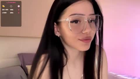 Luna online show from 10.15.25