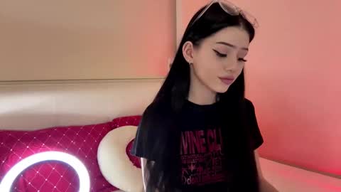 Luna online show from 12.15.25