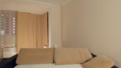 Snapshot of randichaplin chatting on 02.19.25 Vilda online show from 02.19.25