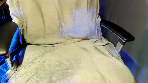 Snapshot of rapaces49 chatting on 12.19.25 Raptor online show from 12.19.25