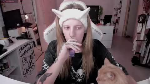 Snapshot of rapunzel_cute chatting on 06.12.26 Rapunzel online show from 06.12.26