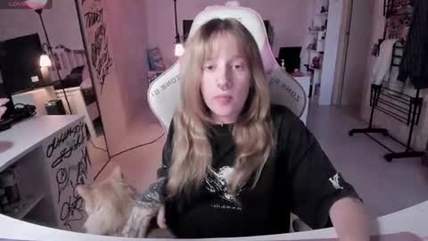Snapshot of rapunzel_cute chatting on 06.14.26 Rapunzel online show from 06.14.26