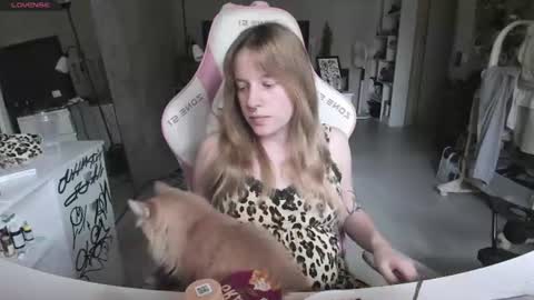 Snapshot of rapunzel_cute chatting on 07.09.26 Rapunzel online show from 07.09.26