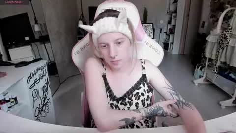 Snapshot of rapunzel_cute chatting on 07.11.26 Rapunzel online show from 07.11.26