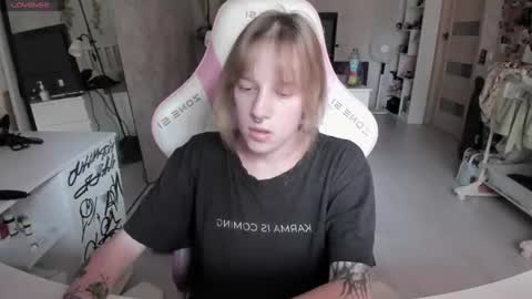 Snapshot of rapunzel_cute chatting on 07.20.26 Rapunzel online show from 07.20.26