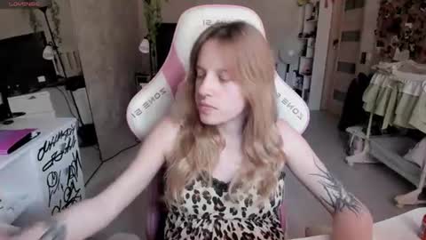 Snapshot of rapunzel_cute chatting on 07.31.26 Rapunzel online show from 07.31.26
