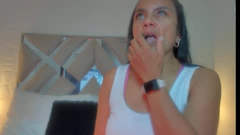 Raquel Moore  online show from 02.23.25