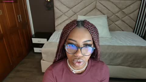 Raquel online show from 01.23.25