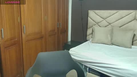 Raquel online show from 10.02.25