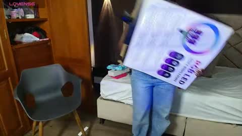 Raquel online show from 10.15.25