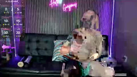 Snapshot of rascal_west chatting on 11.15.25 Rascal West online show from 11.15.25