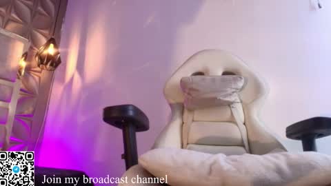   online show from 11.04.25