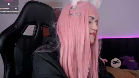 Snapshot of raven__white1 chatting on 02.20.25 Raven online show from 02.20.25