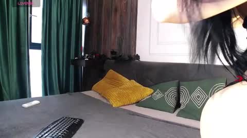 Raven Foxxy online show from 04.10.26