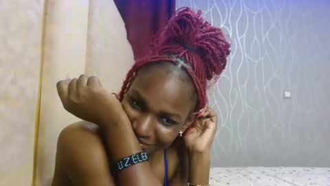 Snapshot of raven_luxe chatting on 04.25.26 Raven online show from 04.25.26