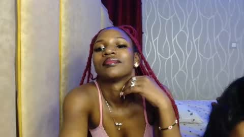 Snapshot of raven_luxe chatting on 06.02.26 Raven online show from 06.02.26