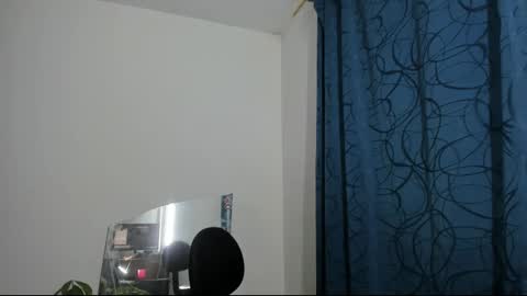 Snapshot of raven_rouge chatting on 03.06.25 gata online show from 03.06.25