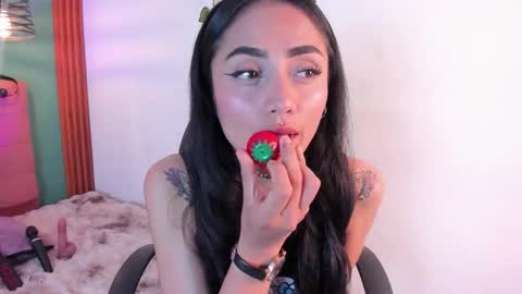 raven_smith_ online show from 02.17.26