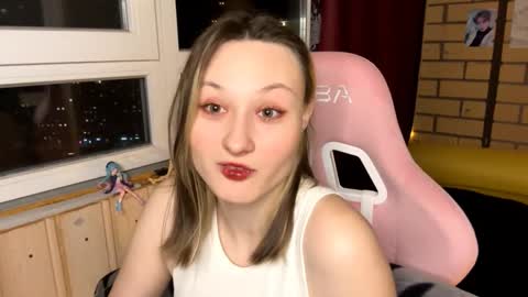 Snapshot of ravenamesbury chatting on 11.01.25 Lilith online show from 11.01.25