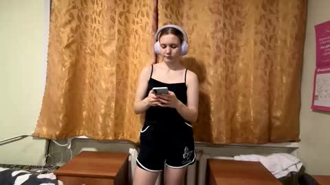 Snapshot of ravenmaskaly chatting on 02.10.26 Andriana online show from 02.10.26