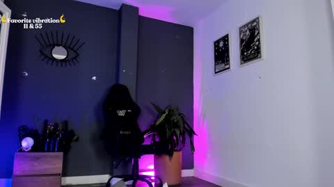 Raven Witch online show from 04.16.26