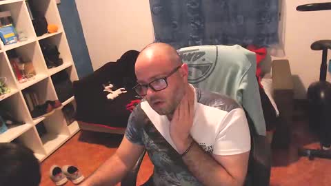 ravingr3d3 online show from 02.25.25