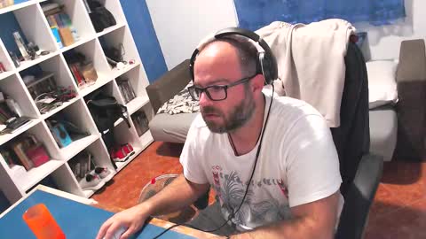 ravingr3d3 online show from 10.04.25