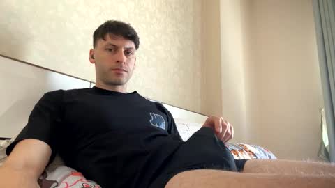 Snapshot of rawdr3 chatting on 12.05.25 rawdr3 online show from 12.05.25